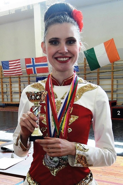 Спортивные-ирландские-танцы-среди-девушек-и-женщин-чемпионат-награды